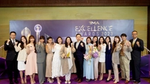 ผู้บริหารของยูนิลีเวอร์ประเทศไทยฉลองในงานรับรางวัลความเป็นเลิศด้านดิจิทัล
